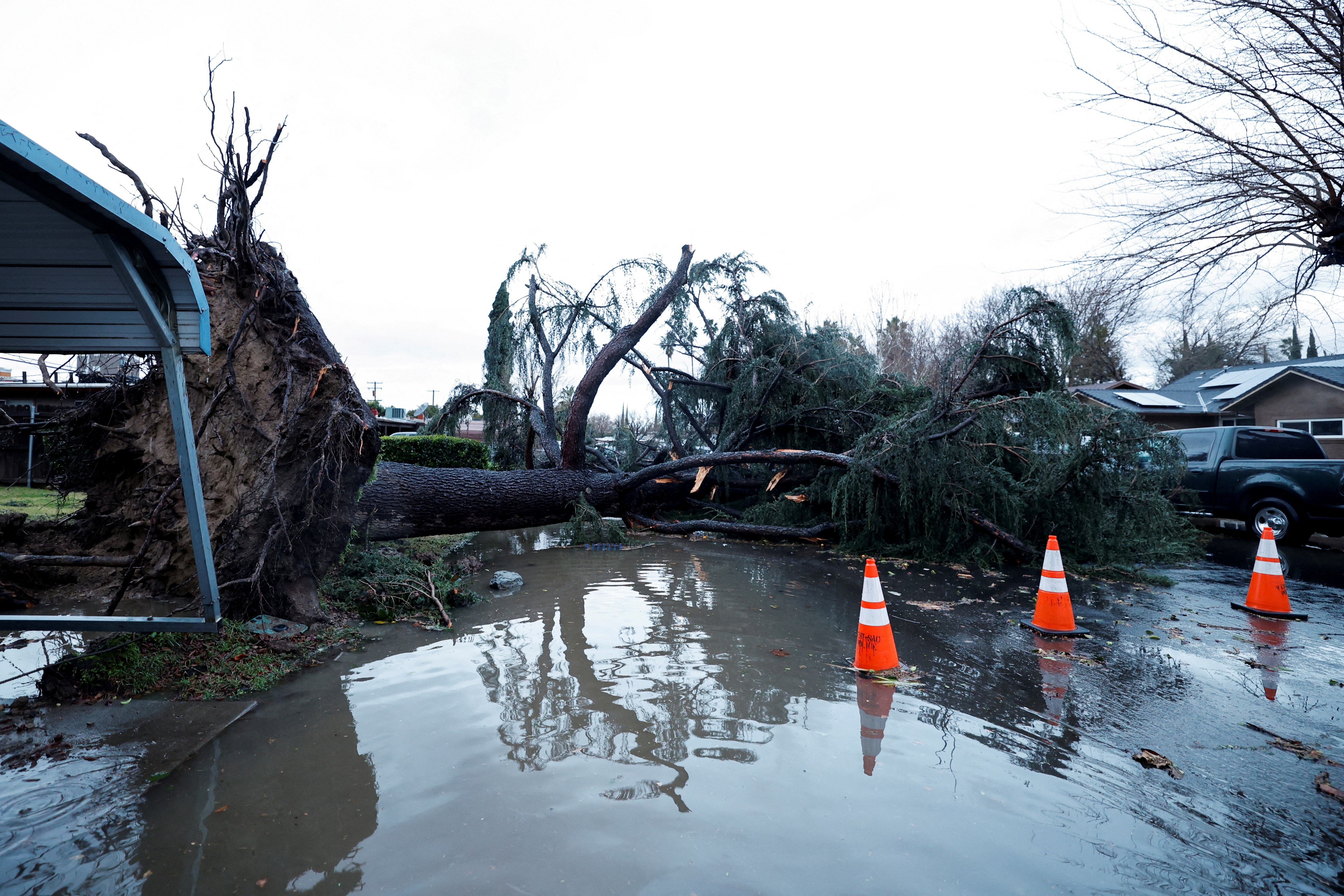 Tong thong Biden ban bo tinh trang khan cap o California hinh anh