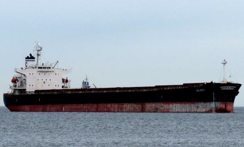 Tau cho hang mac can o kenh dao Suez hinh anh