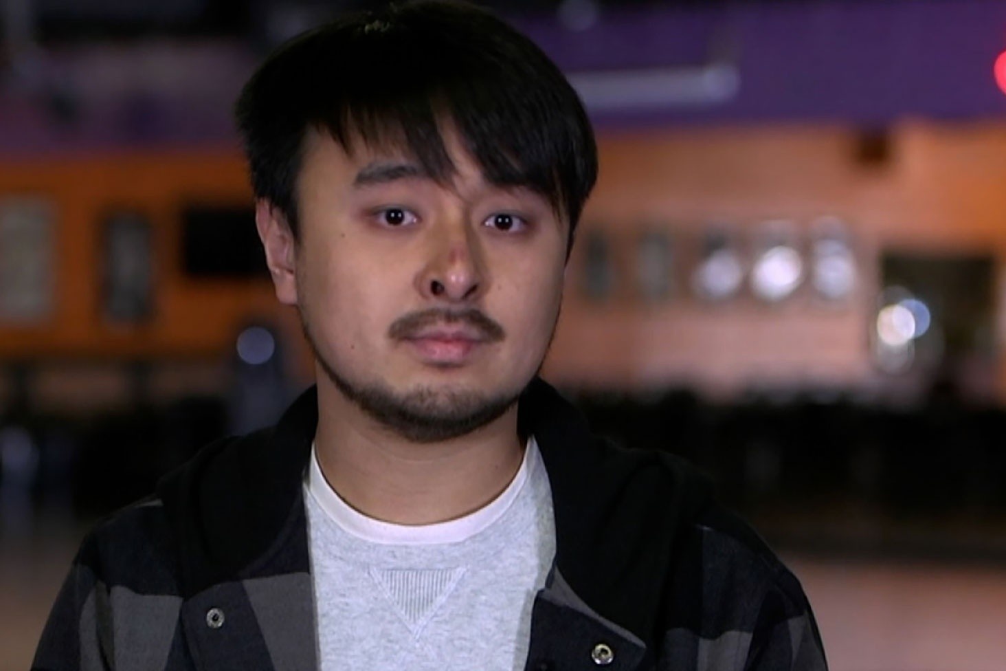 Nguoi hung ke lai khoanh khac doi dau nghi pham vu xa sung California hinh anh