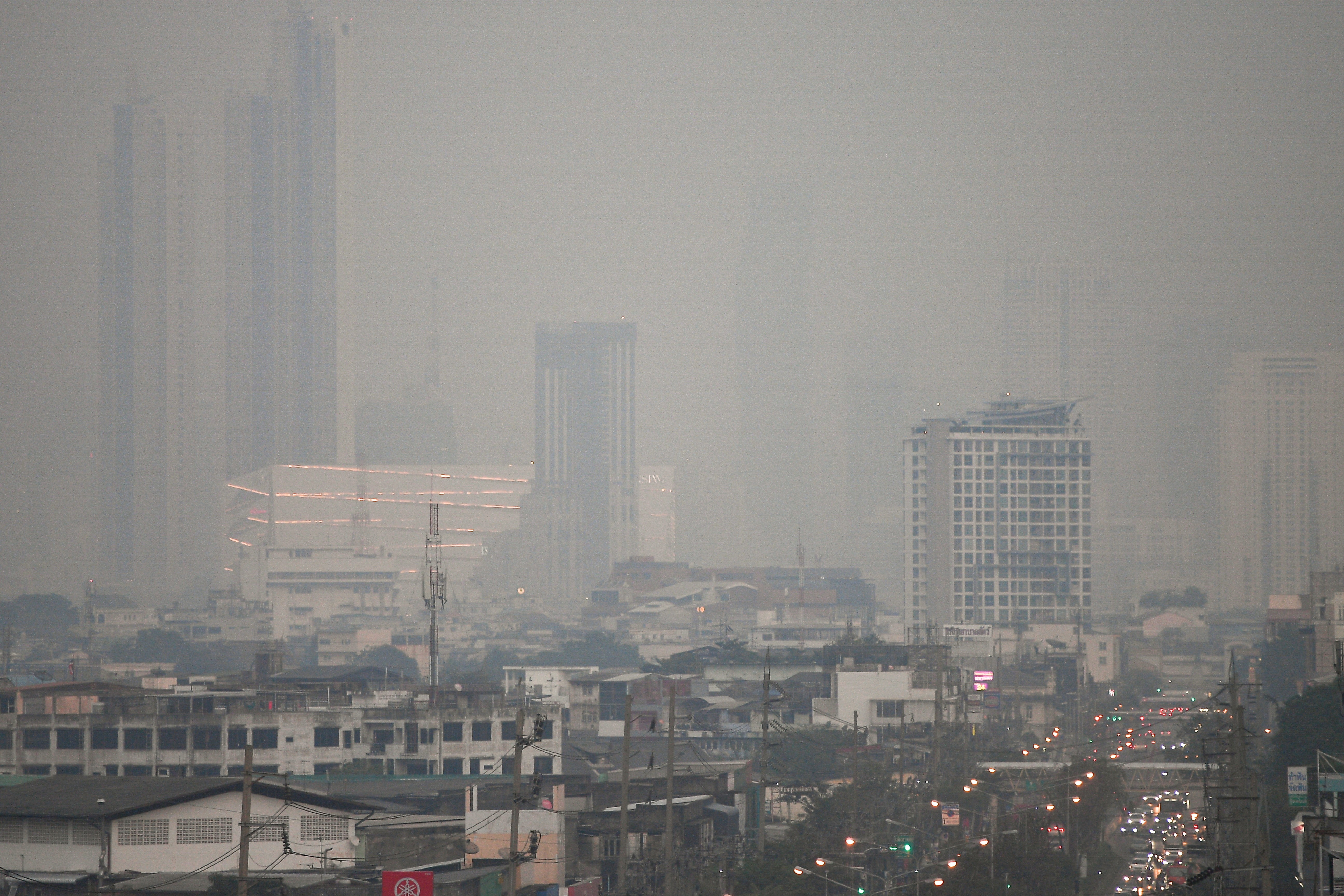 Thai Lan keu goi nguoi dan o trong nha hinh anh