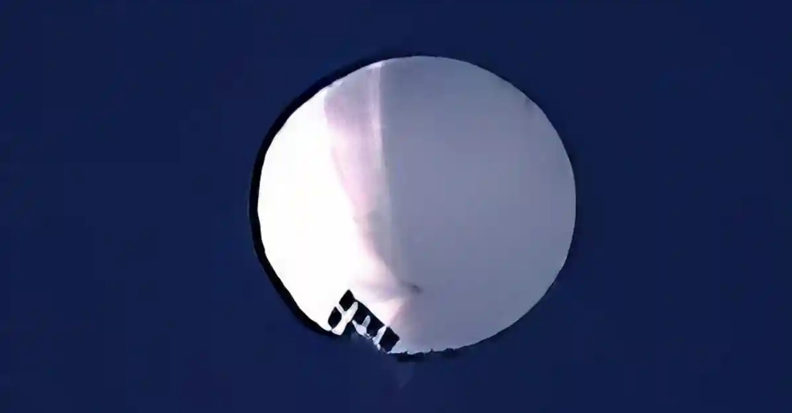 Lau Nam Goc: Phat hien them khinh khi cau Trung Quoc o My Latinh hinh anh