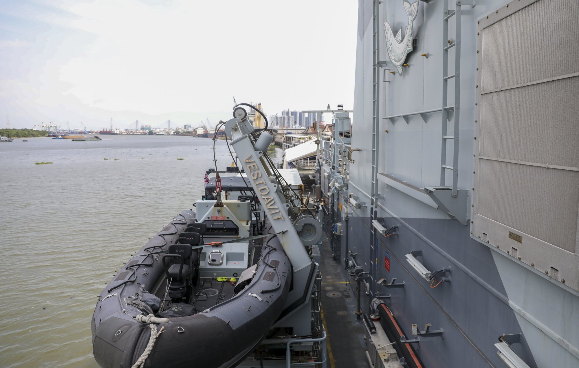 tau hai quan anh anh 9