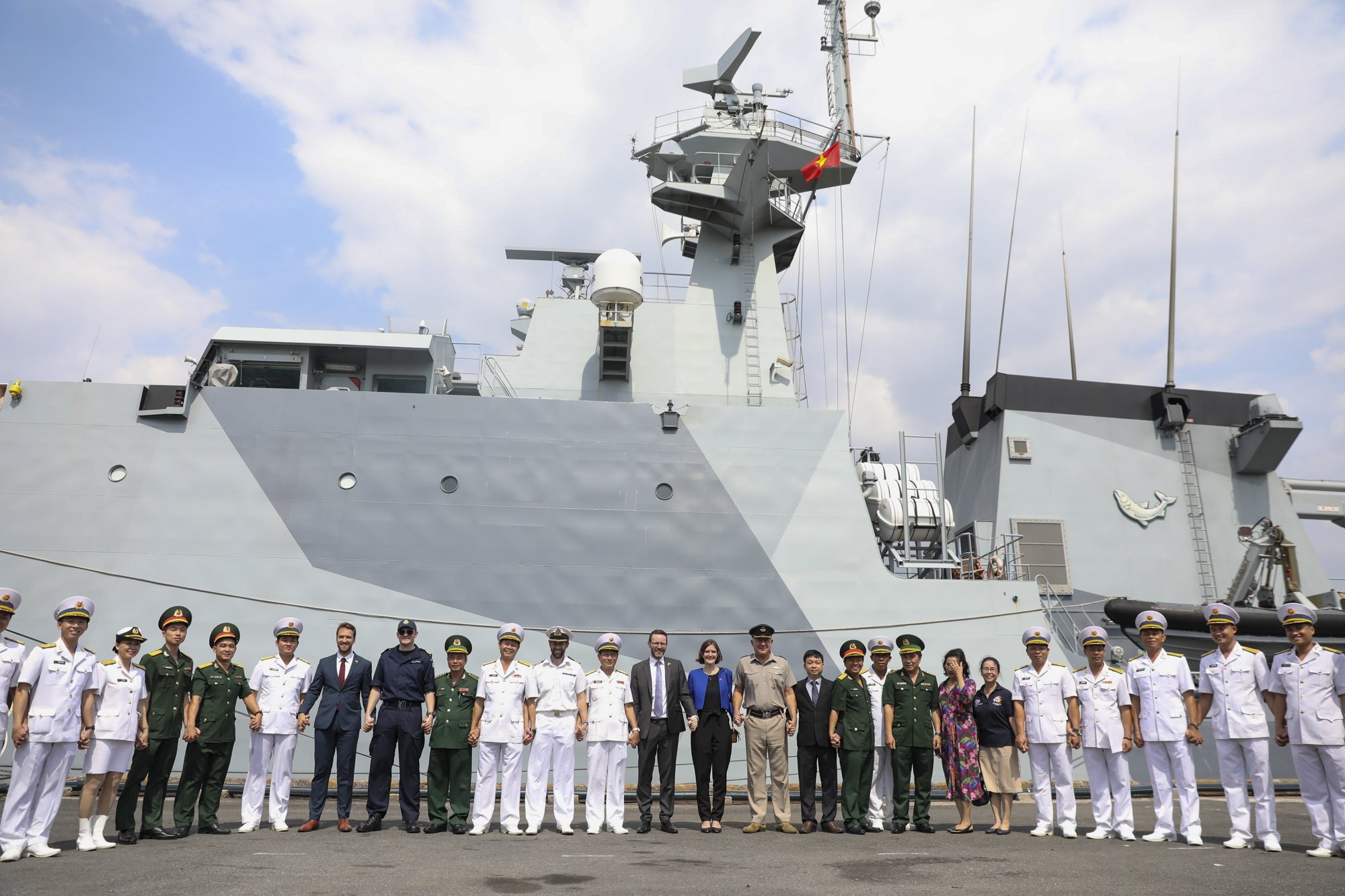 tau hai quan anh anh 10