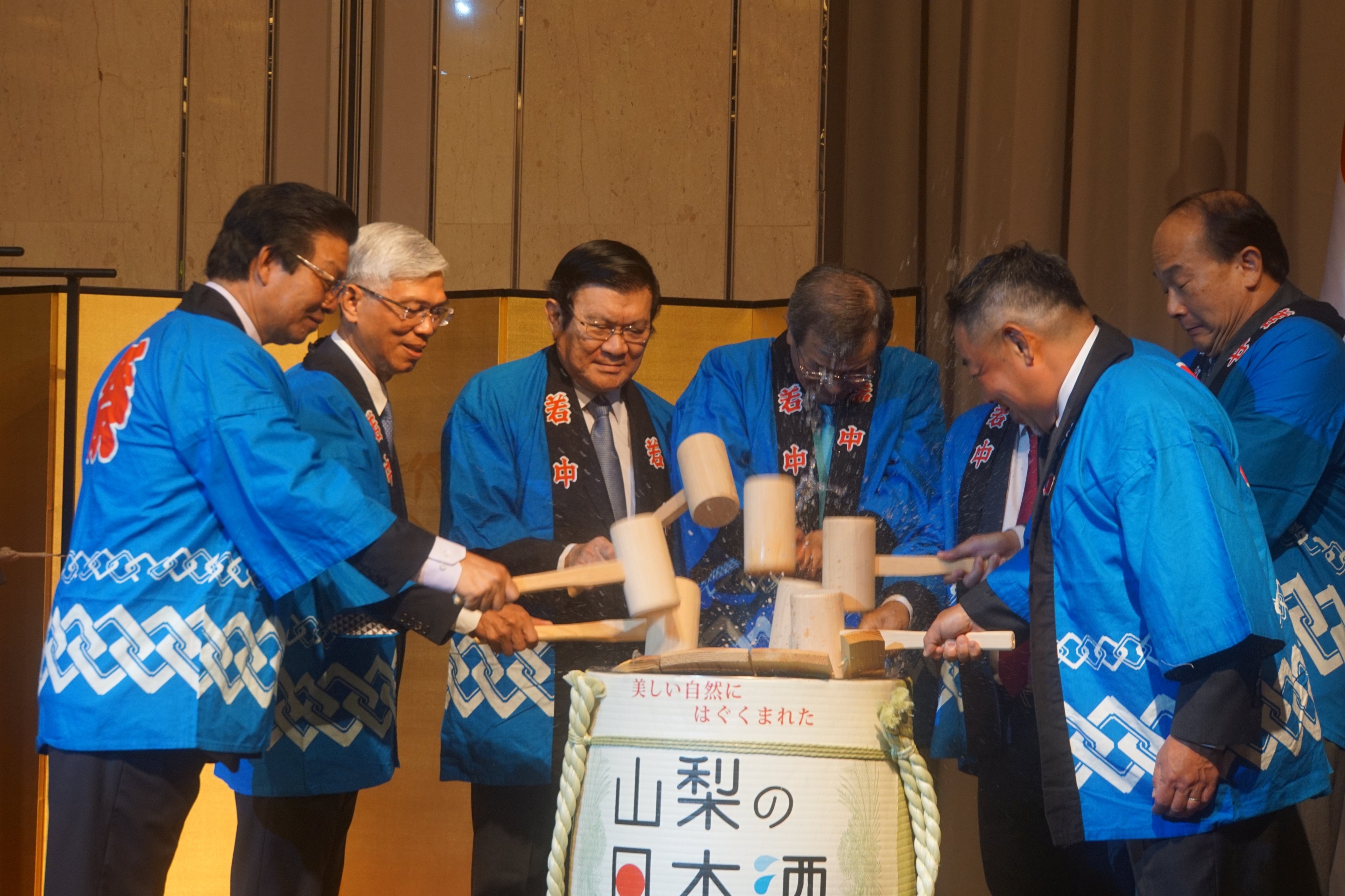 Nhat Ban - TP.HCM huong den nhieu cot moc moi trong nam ky niem hinh anh