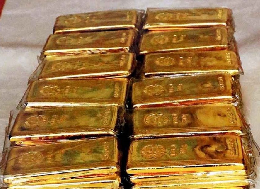 Nguoi giau ten tang 120 thoi vang cho ngoi lang Nhat Ban hinh anh