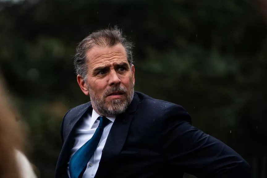 Uy ban Ha vien My chinh thuc chia mui nhon vao con trai ong Biden hinh anh