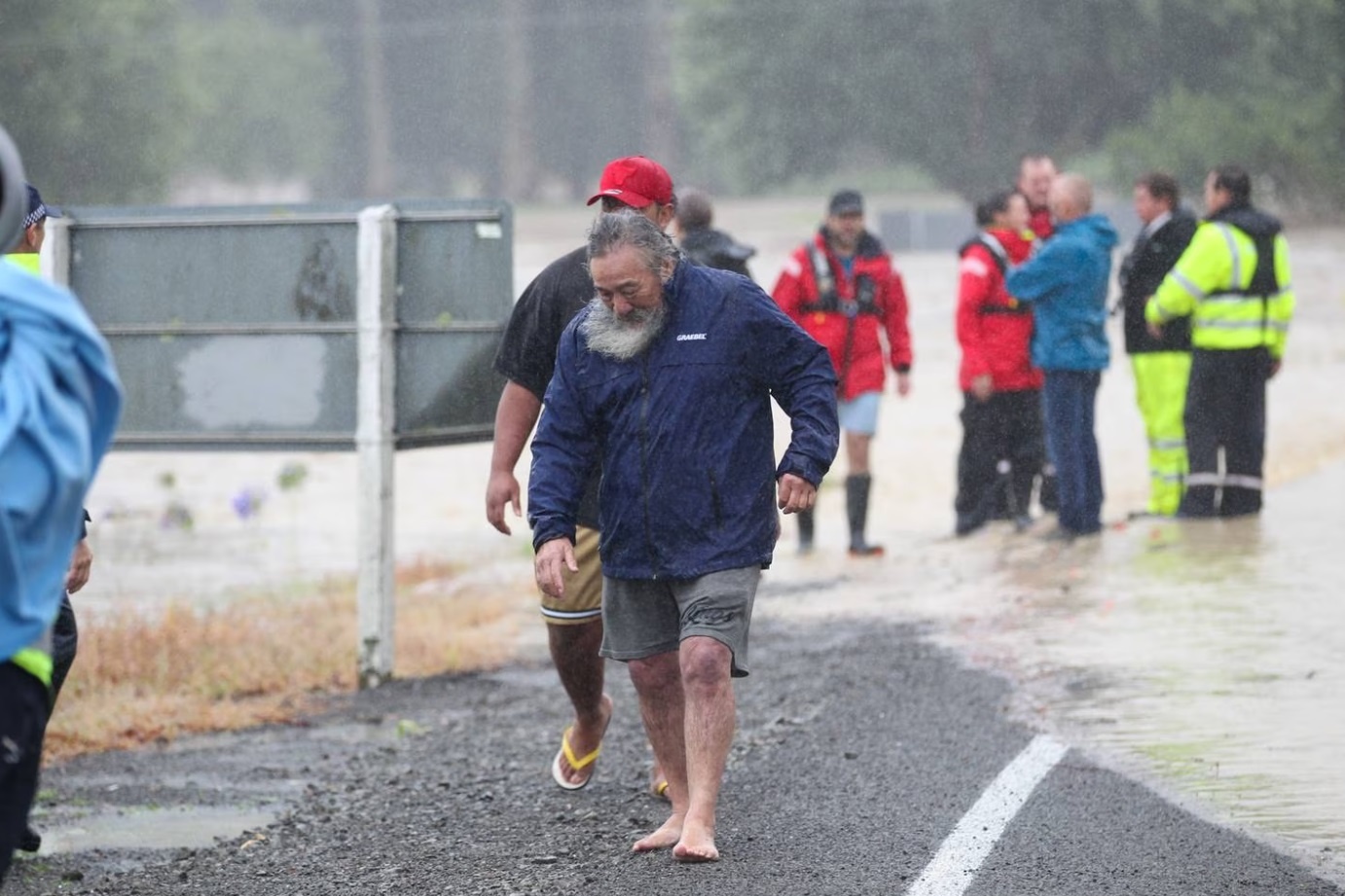 Cu dan vinh Hawke duoc lenh 'lap tuc len ngon doi gan nhat' hinh anh