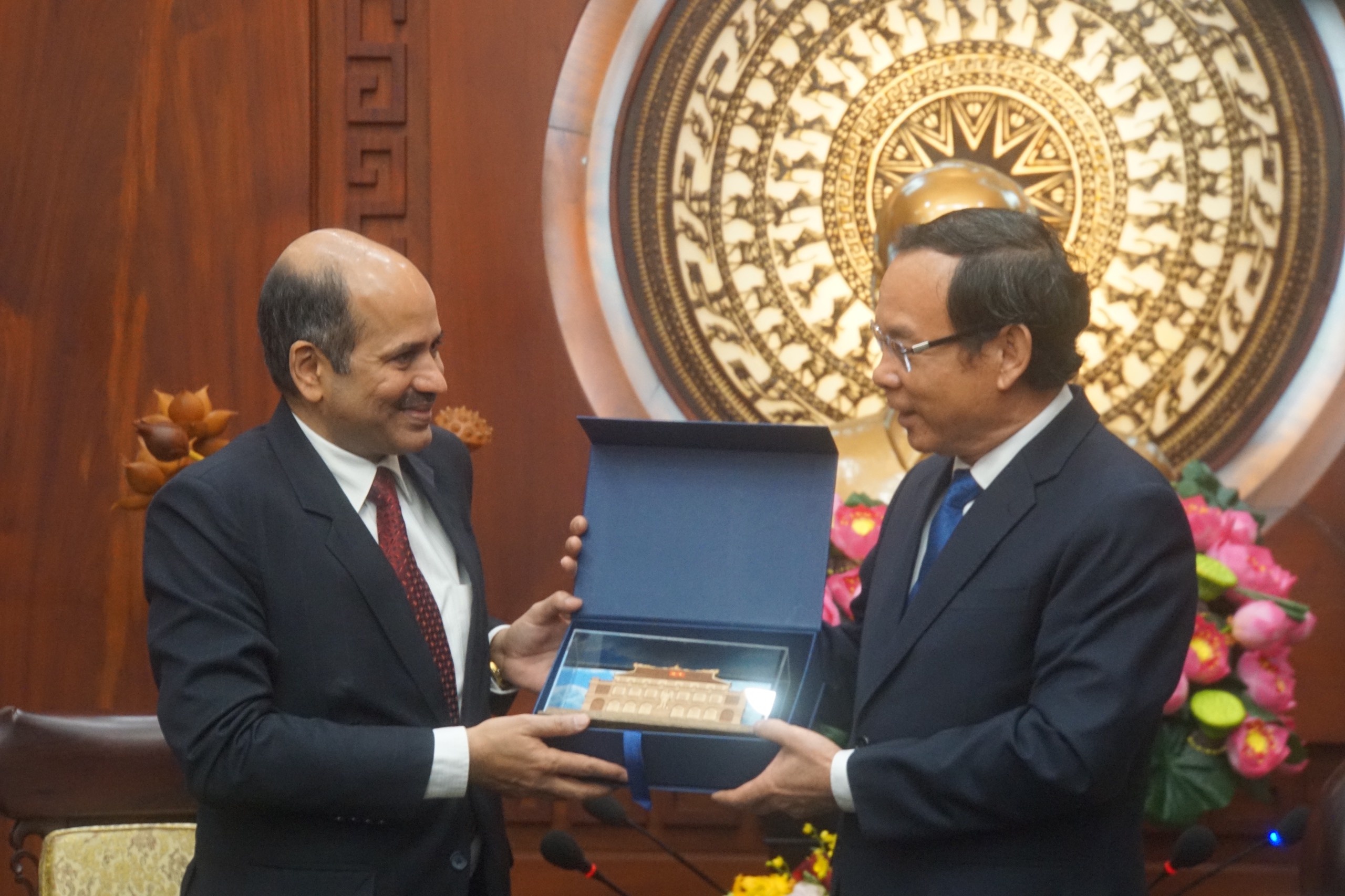 Dai su An Do muon hop tac nhieu hon voi TP.HCM hinh anh