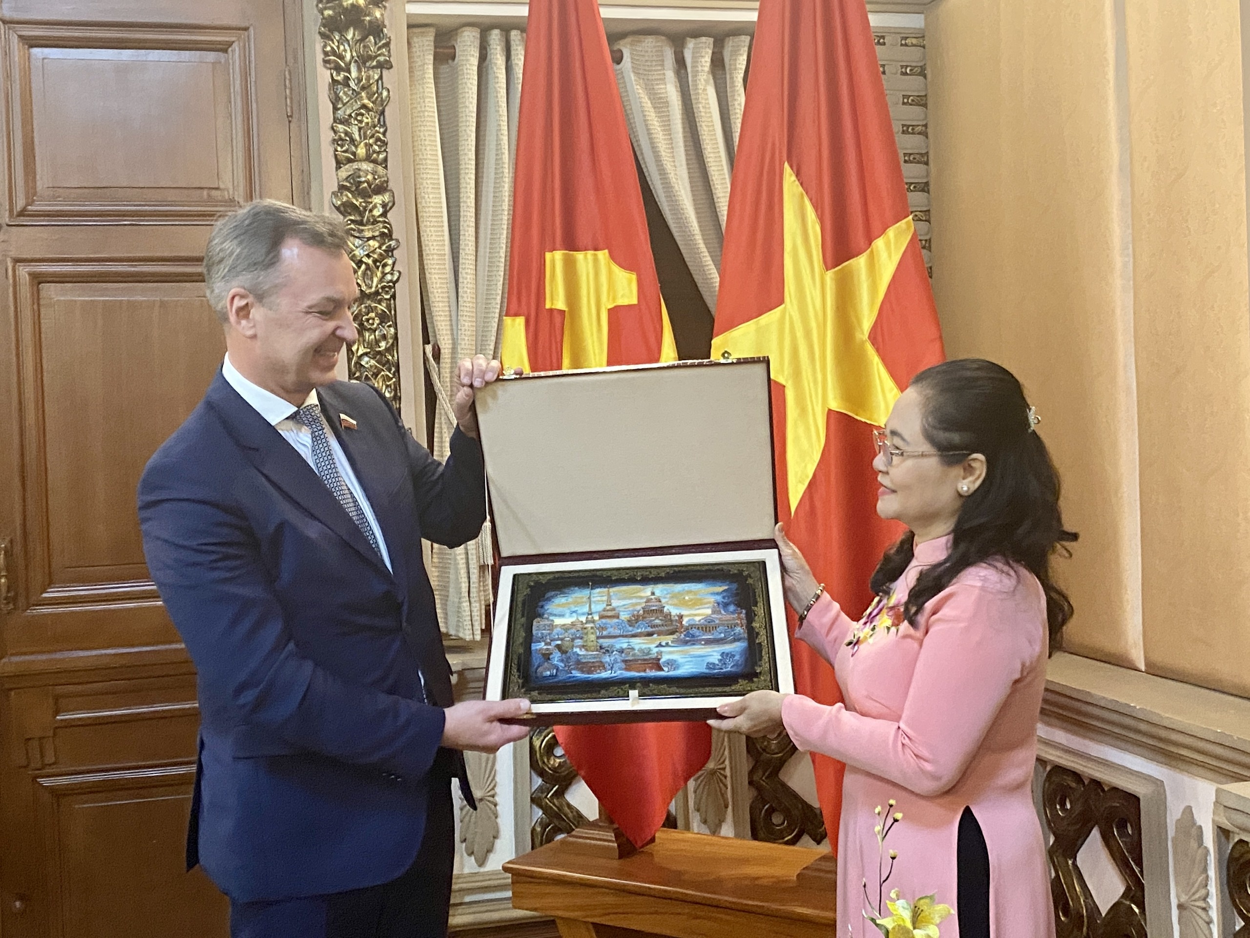 Nga muon tang cuong hop tac moi truong, nang luong sach voi TP.HCM hinh anh