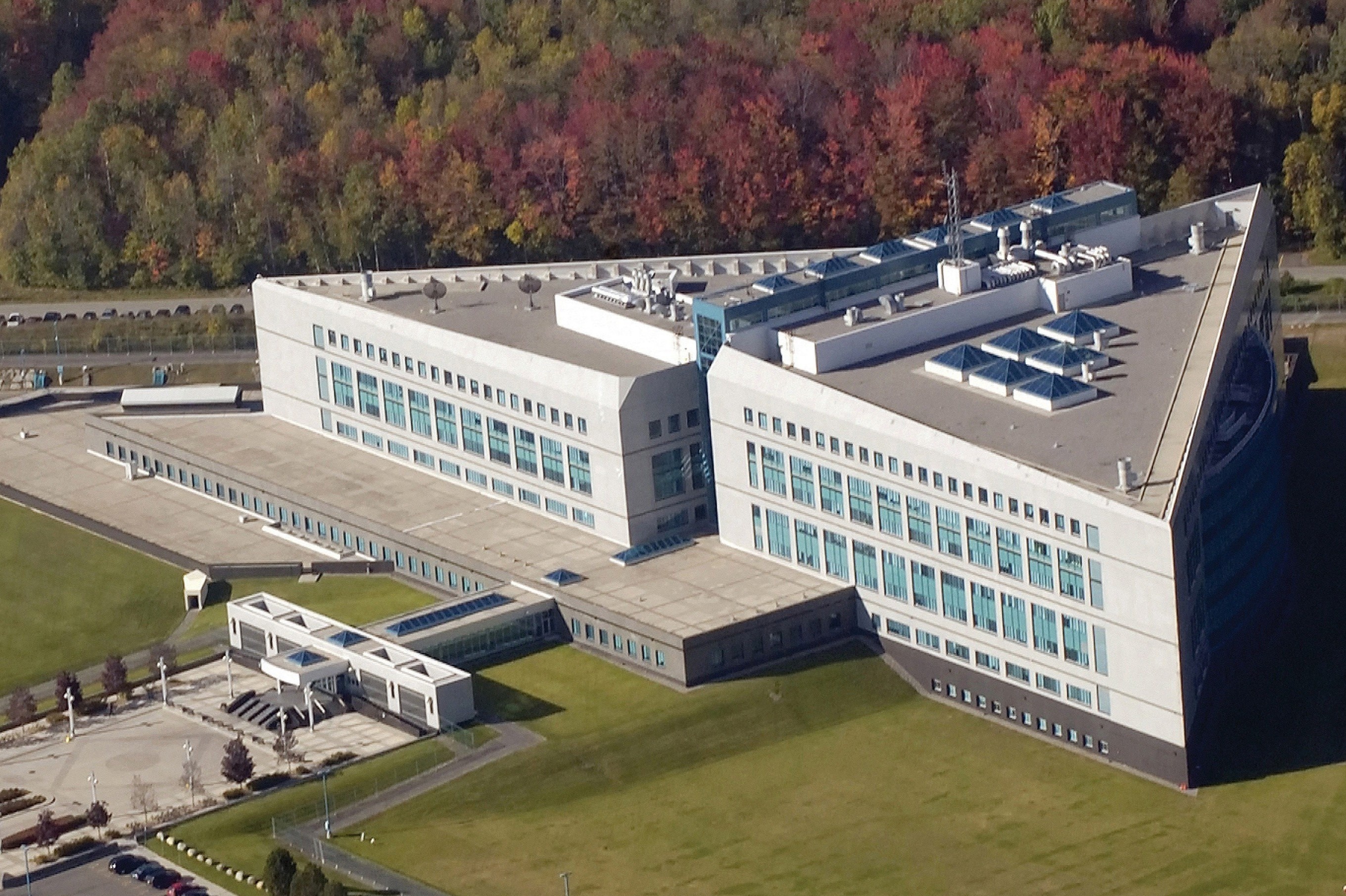 Vu ro ri ve Trung Quoc khien co quan tinh bao Canada 'lo mat' hinh anh