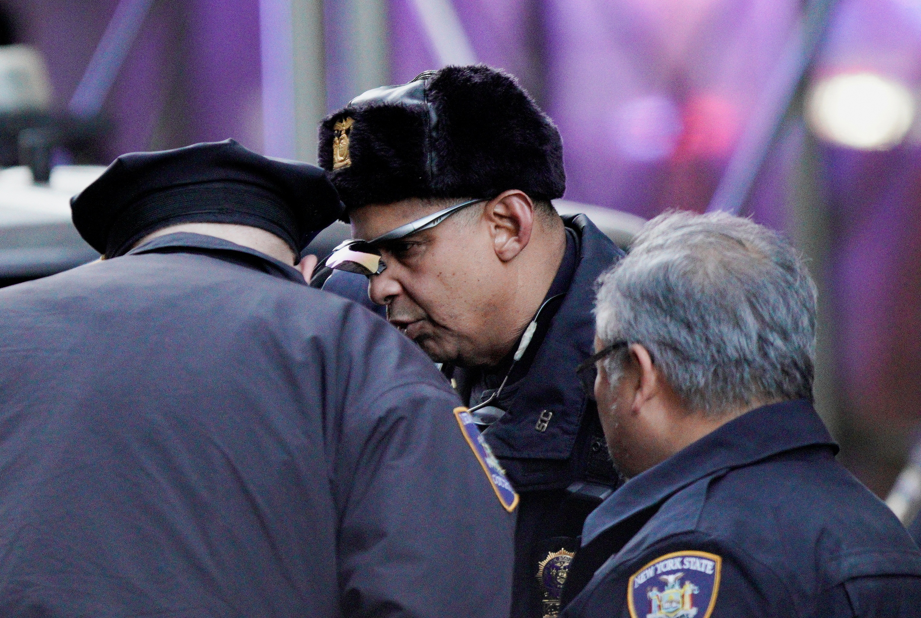 ong trump bi buoc toi anh 7