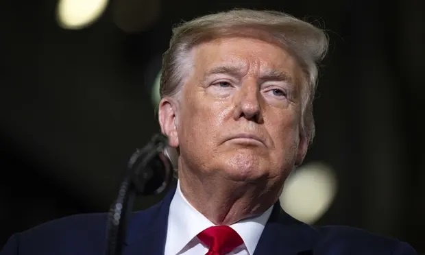 Ong Donald Trump bi truy to o Manhattan, doi mat hon 30 toi danh hinh anh