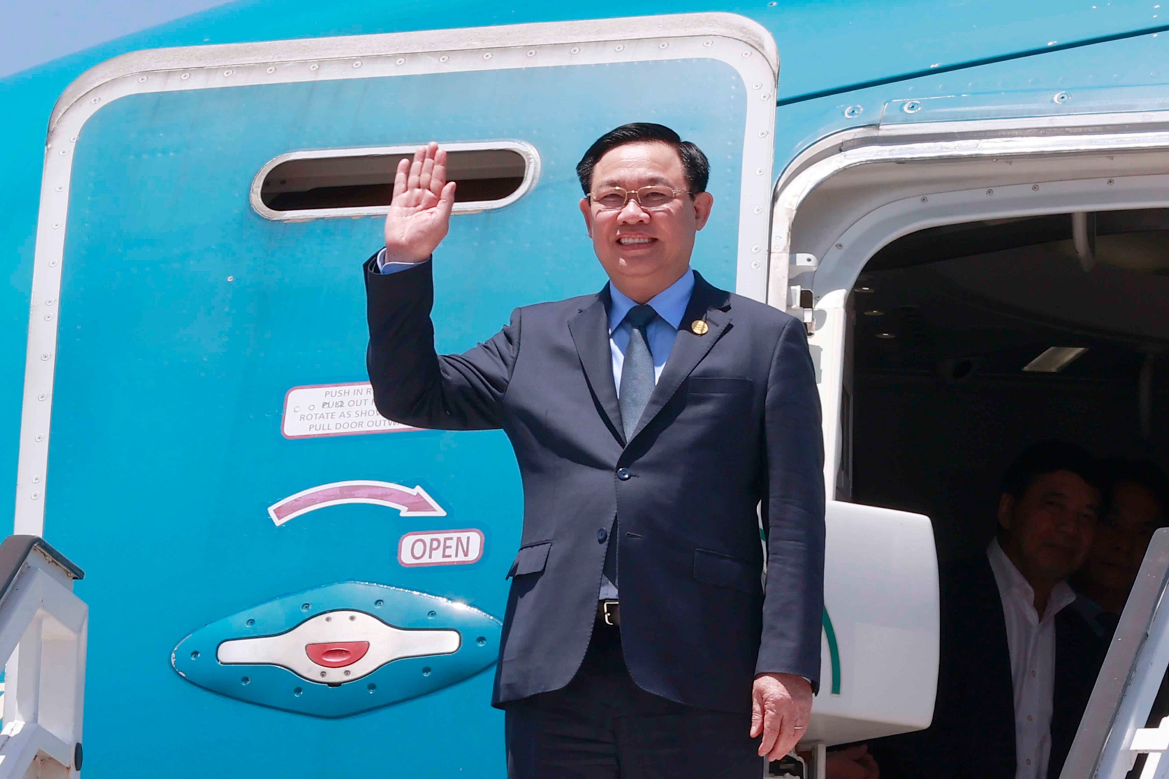 Chu tich quoc hoi anh 1