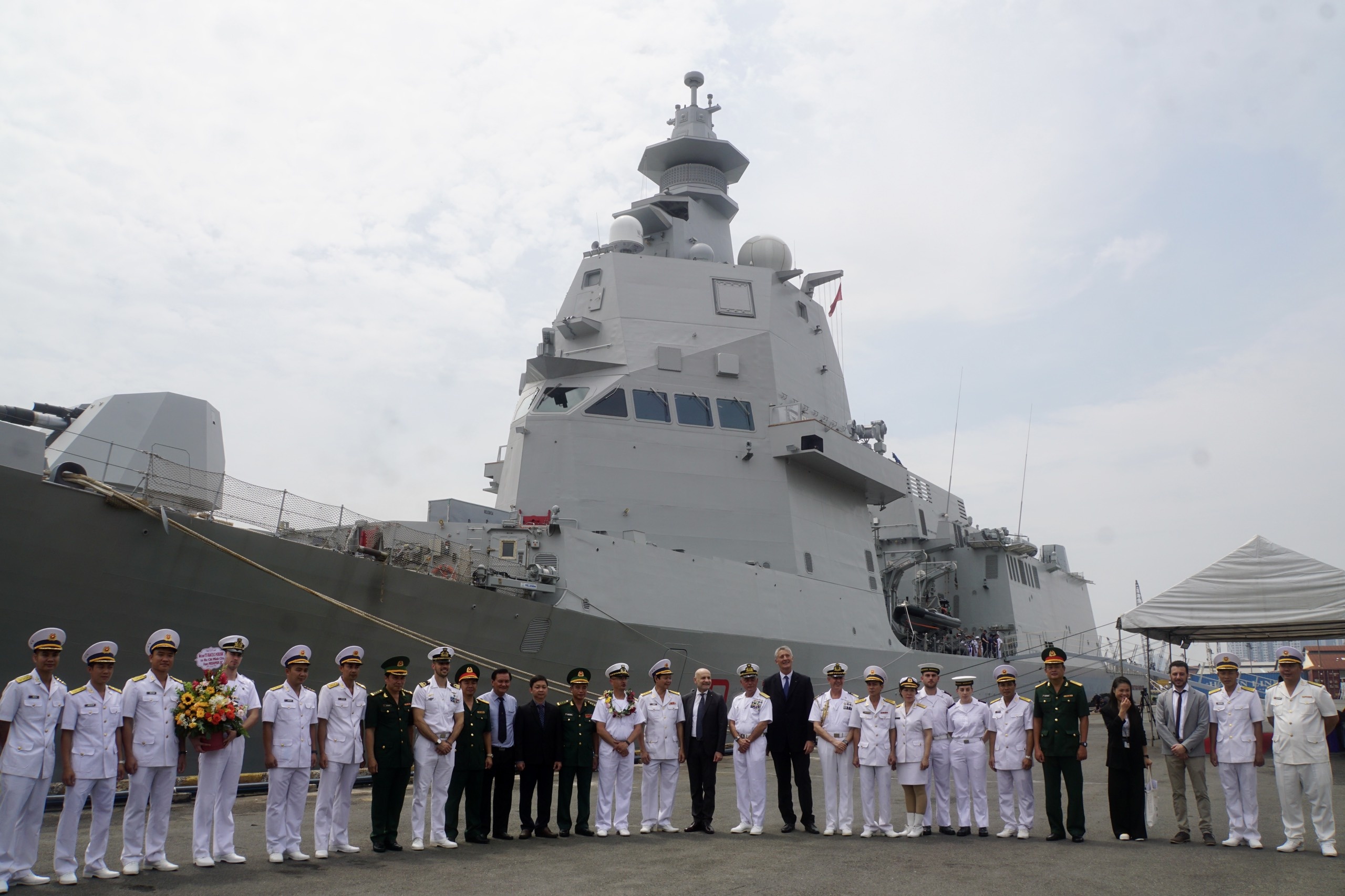 tau hai quan italy anh 1