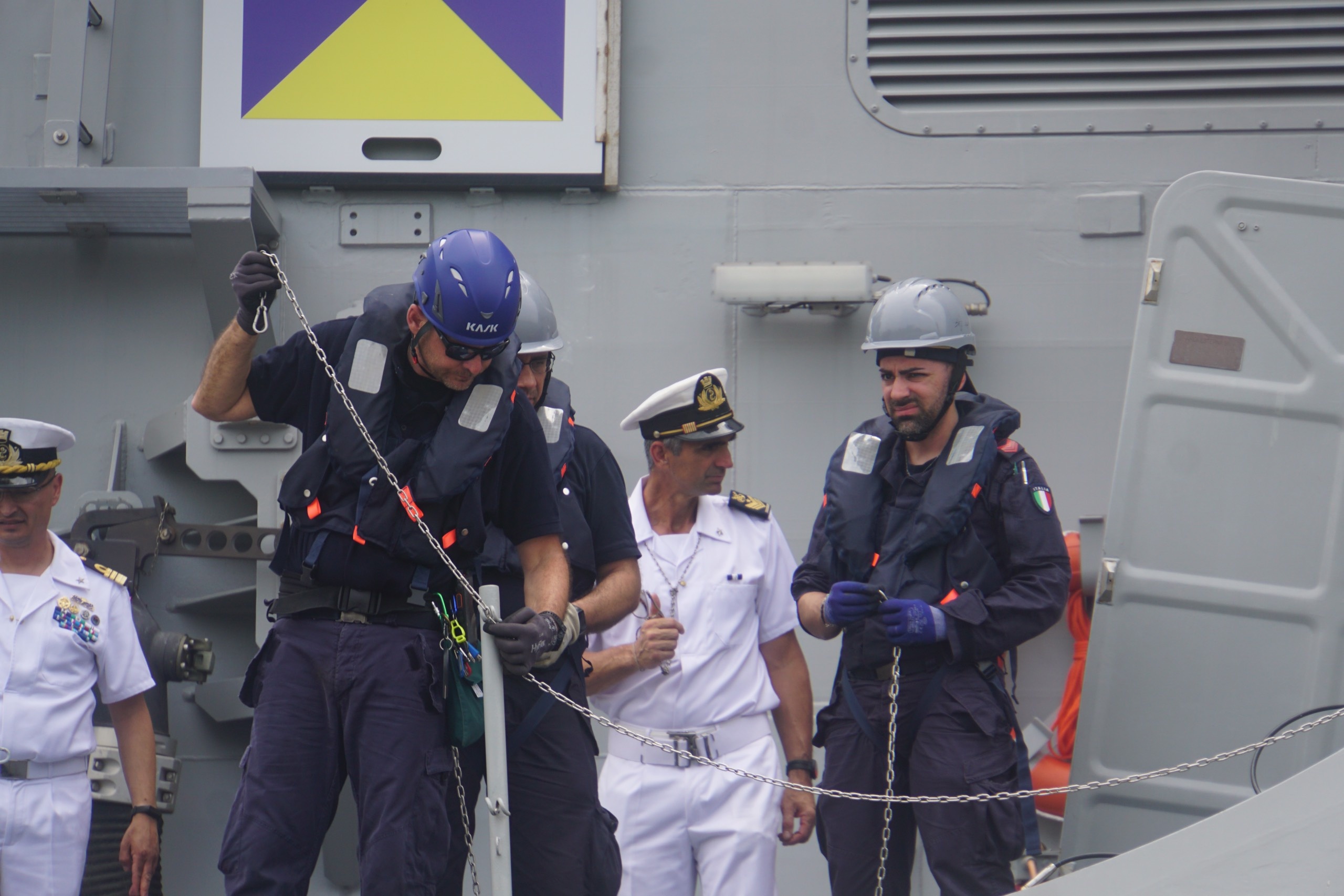 tau hai quan italy anh 2