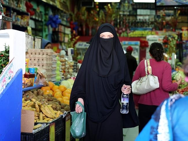 Mot ngay trai nghiem cuoc song khac la cua tin do Hoi giao hinh anh