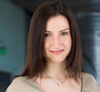 Nu bo truong 27 tuoi xinh dep cua Thuy Dien hinh anh