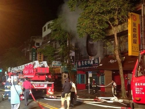 Hoa hoan tai Dai Loan, hai phu nu Viet thiet mang hinh anh