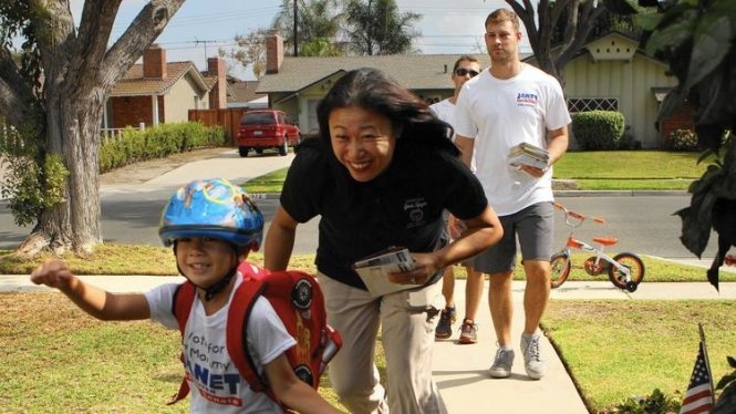 Nguoi goc Viet dau tien dac cu thuong nghi si bang My hinh anh