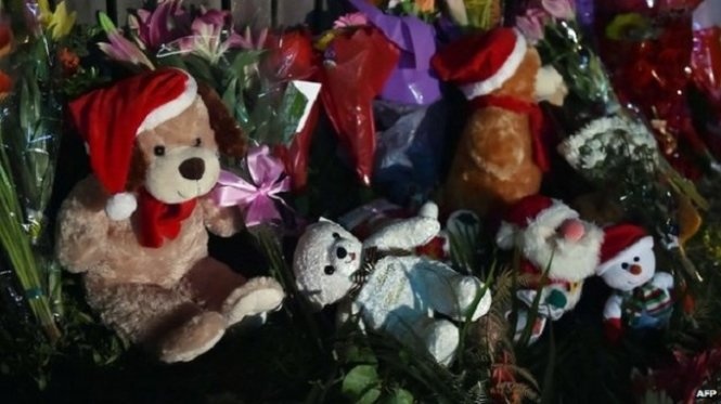 Australia bat me nhung dua tre bi giet bang dao hinh anh