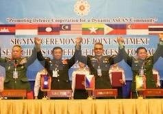 Tu lenh Quoc phong ASEAN ra lap truong chung ve Bien Dong hinh anh