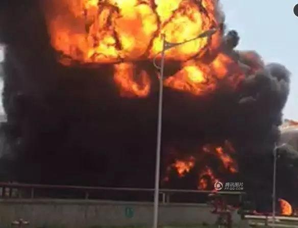 No lon o nha may hoa chat Trung Quoc hinh anh