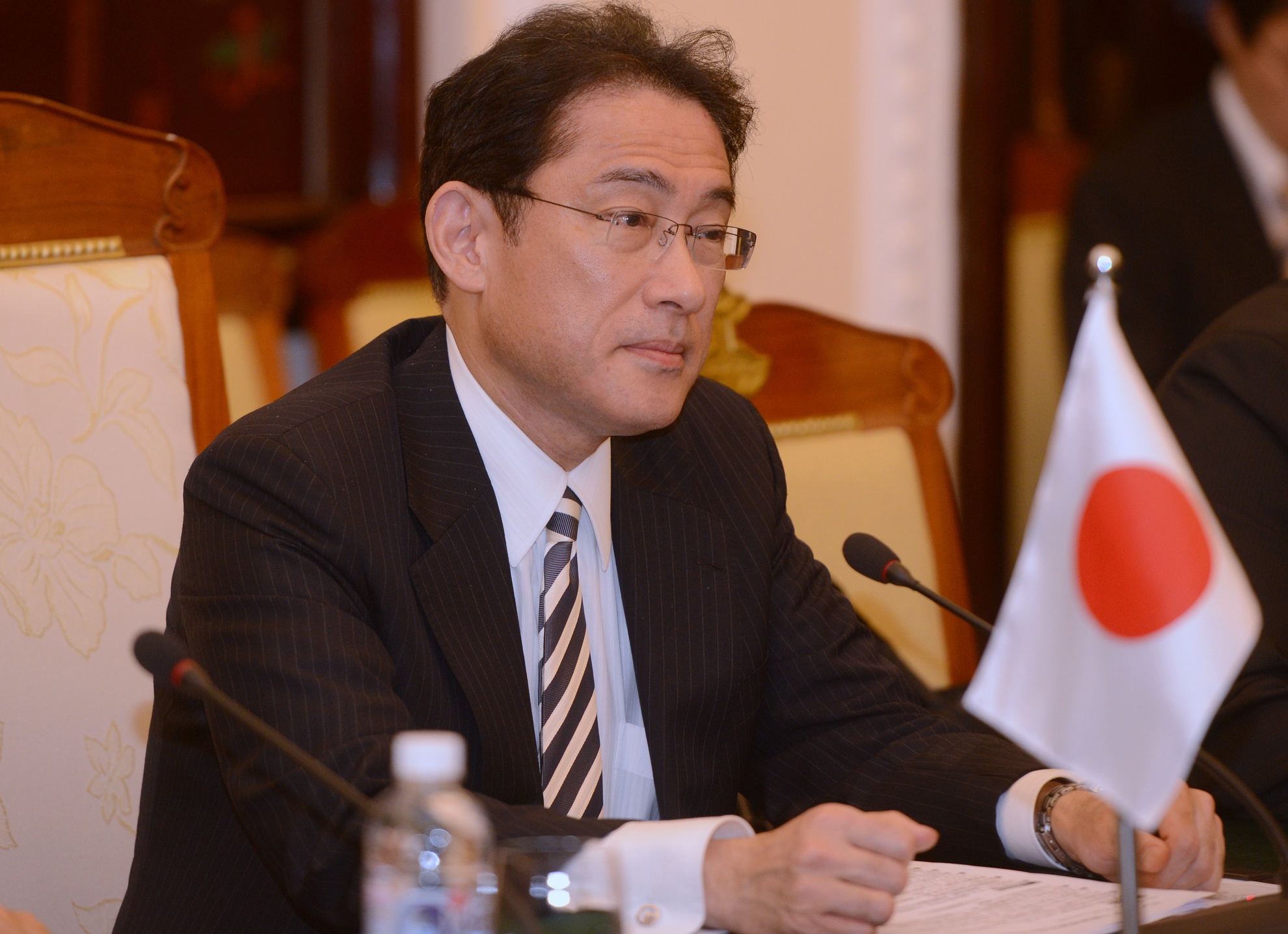 ngoai truong nhat ban fumio kishida anh 9