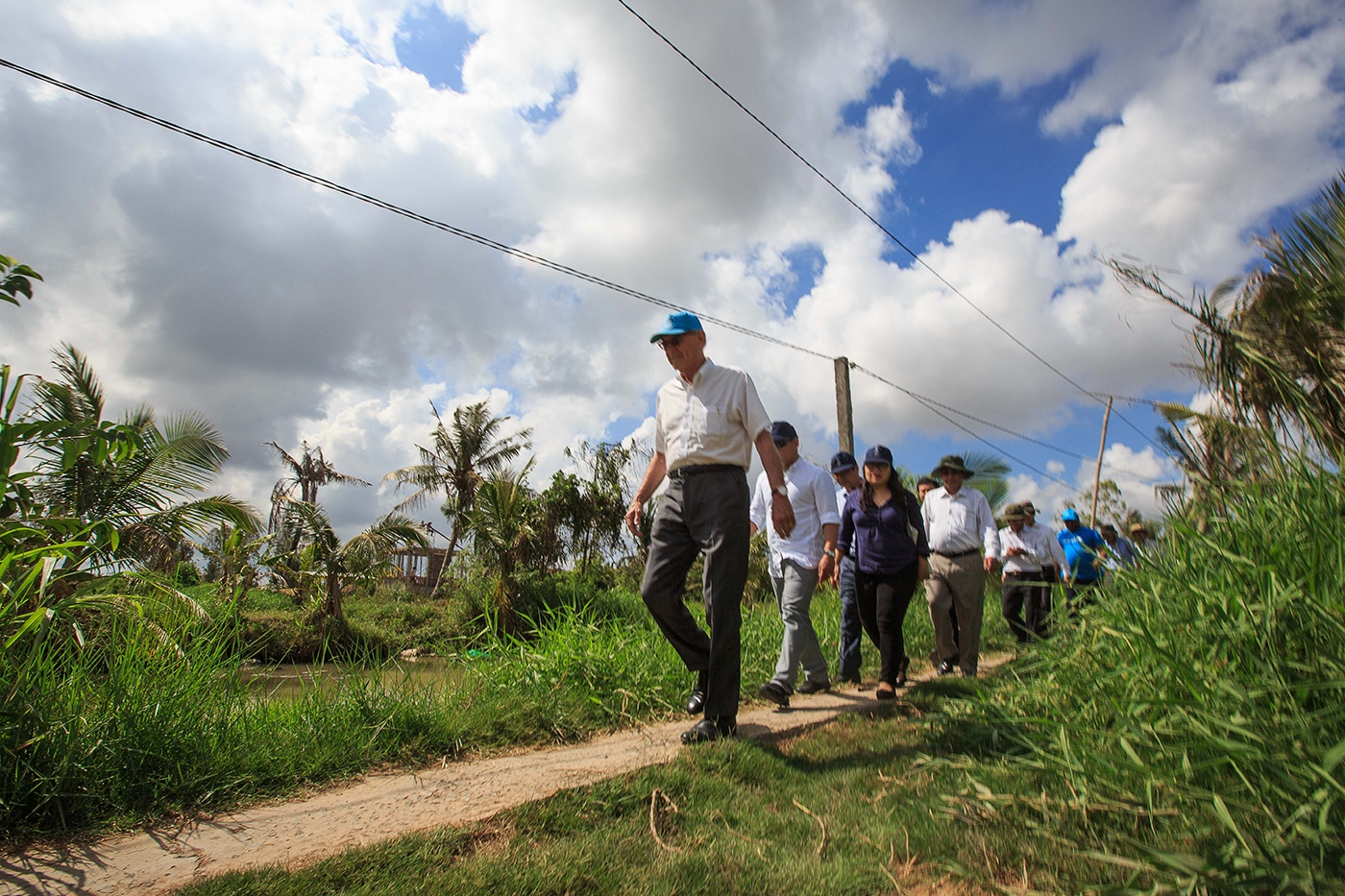 Phó tổng thư ký LHQ thăm nơi hạn hán ở Bến Tre ảnh 1 Pho tong thu ky LHQ tham noi han han o Ben Tre anh 1