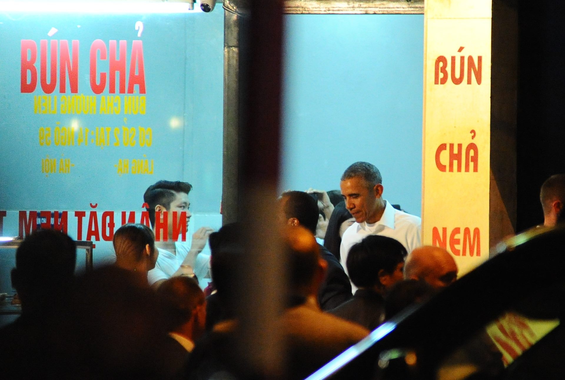 Obama ăn bún chả Hà Nội ảnh 2 Obama an bun cha Ha Noi anh 2