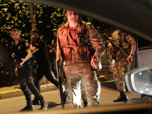 Canh loan lac trong dem dao chinh o Tho Nhi Ky hinh anh