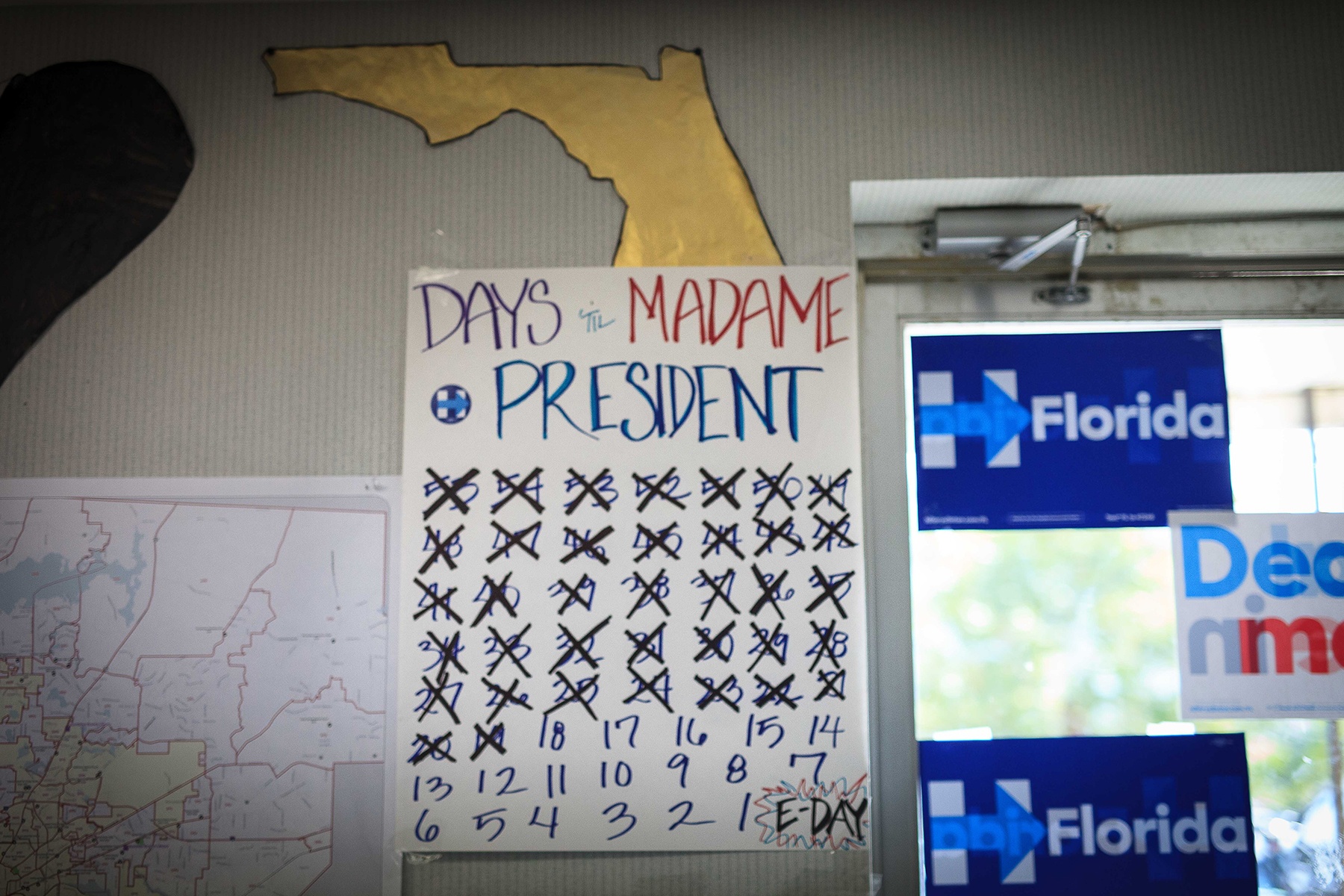 Văn phòng tranh cử của Clinton ảnh 11 Van phong tranh cu cua Clinton anh 11