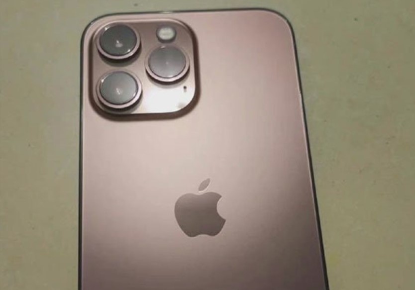 Ro ri hinh anh duoc cho la iPhone 13 Pro mau vang hong hinh anh