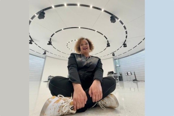 Pho chu tich Apple de lo thong tin ra mat iPhone 13,  iPhone 13,  Apple anh 2