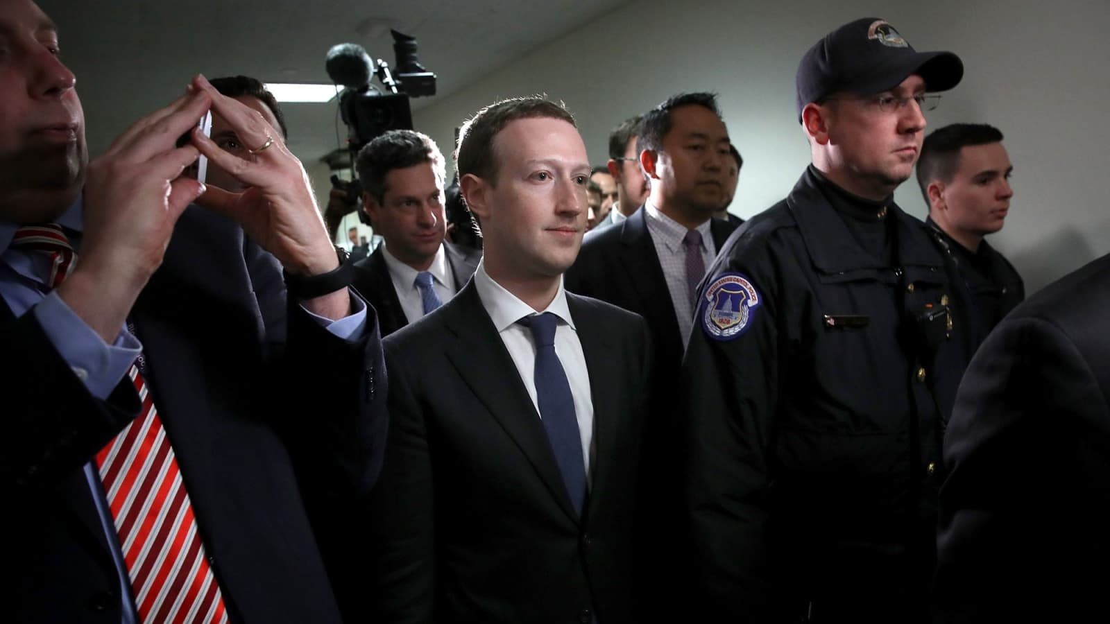 An ninh danh cho Mark Zuckerberg anh 1