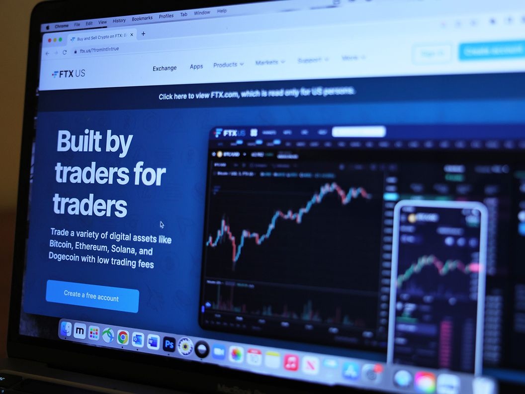 San FTX lai noi doi hinh anh