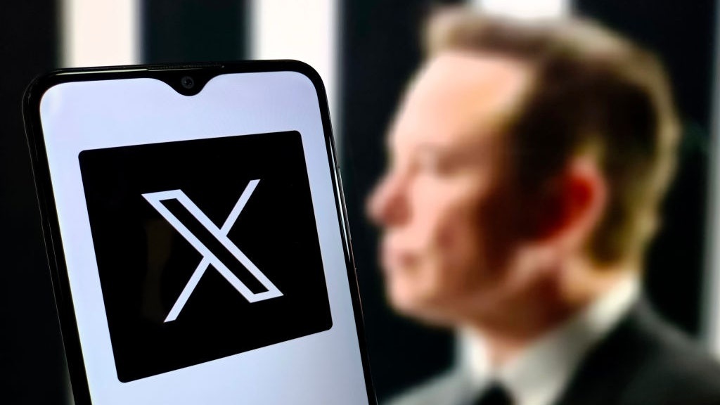 Elon Musk mau thuan voi CEO mang xa hoi X hinh anh