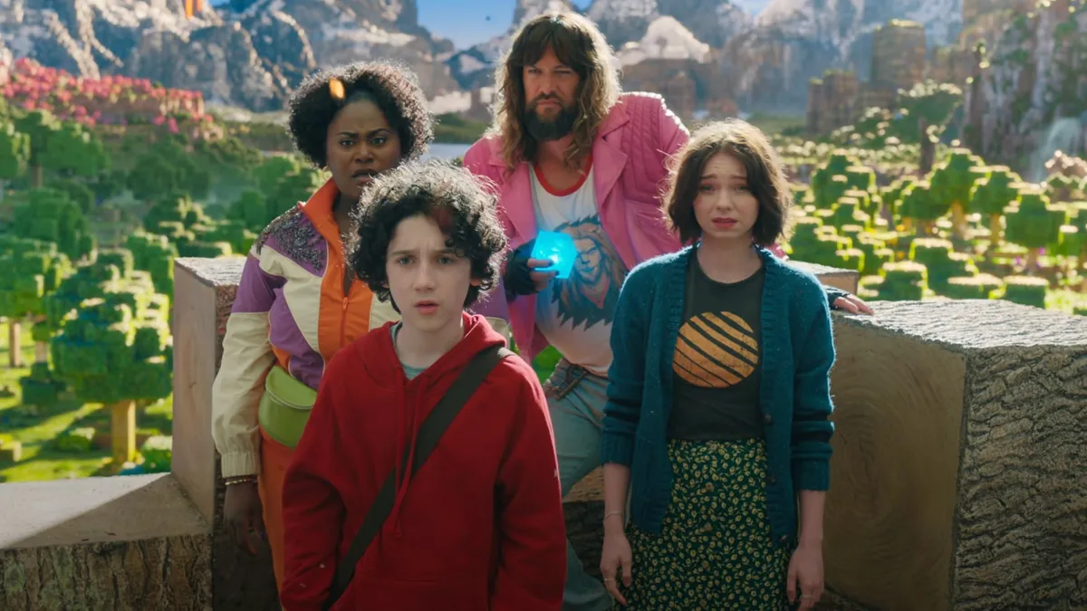 Chua chieu, phim chuyen the tu Minecraft da bi che tham hoa hinh anh