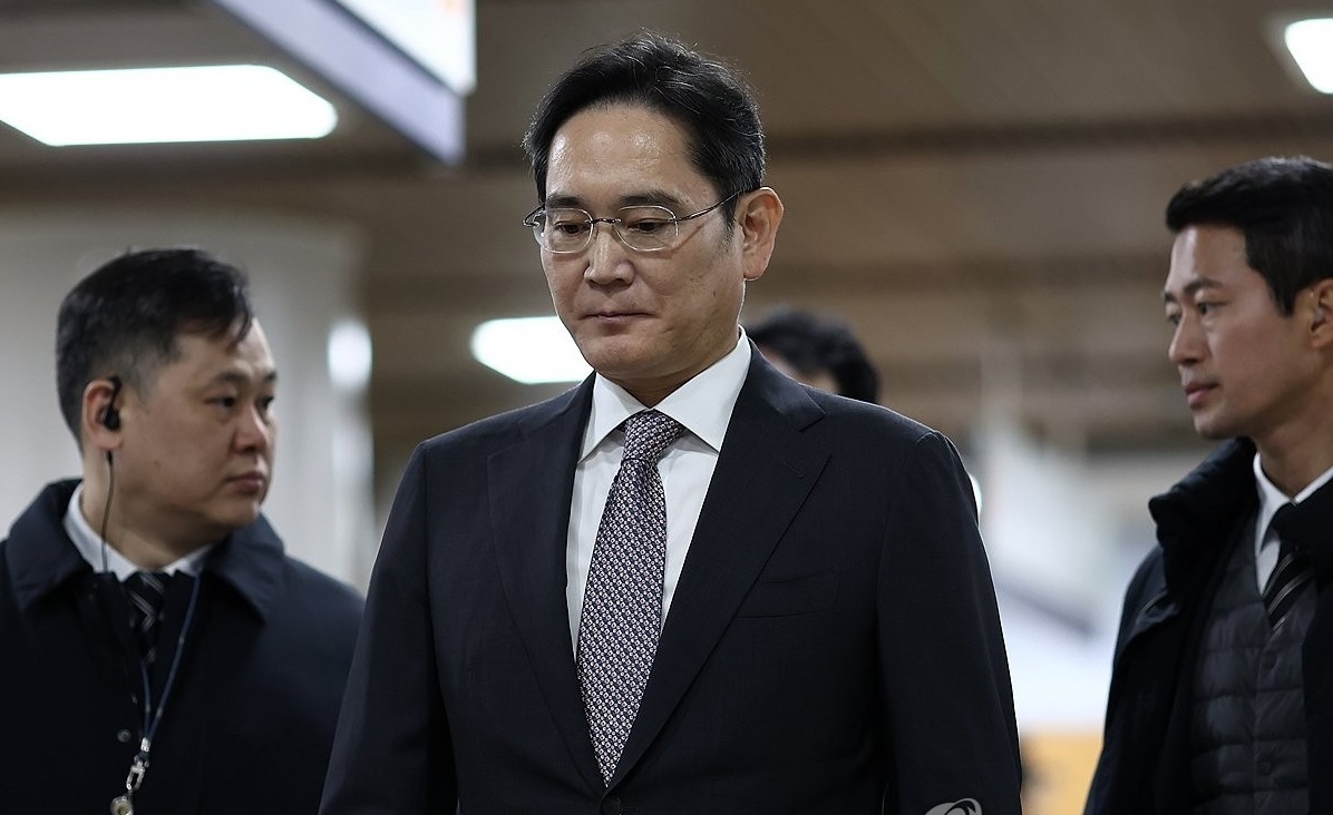 Chu tich Samsung thua nhan khung hoang hinh anh