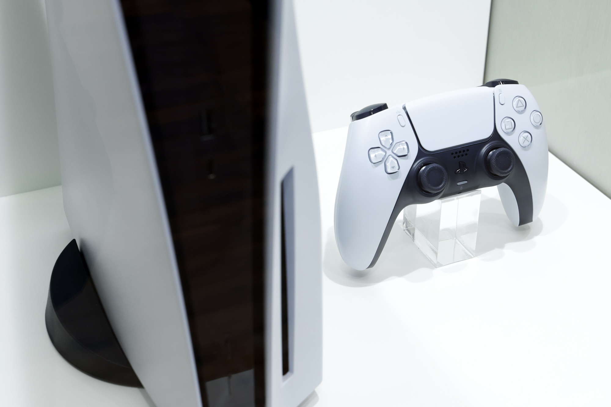 Sony tiep tuc thang lon hinh anh