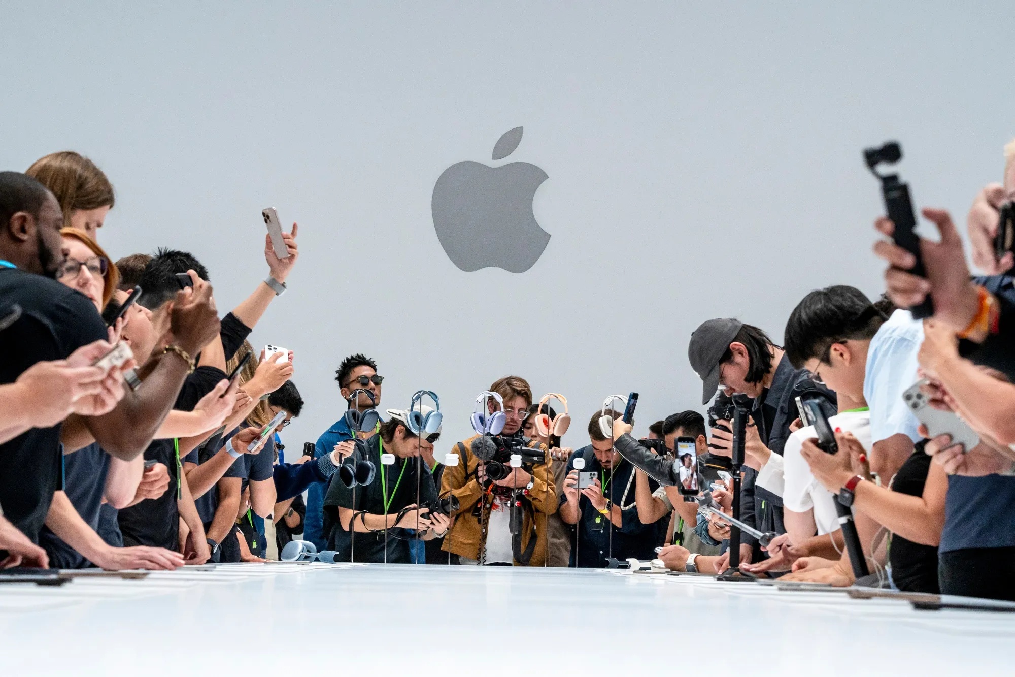 Apple dang di vao vet xe do cua Nokia hinh anh