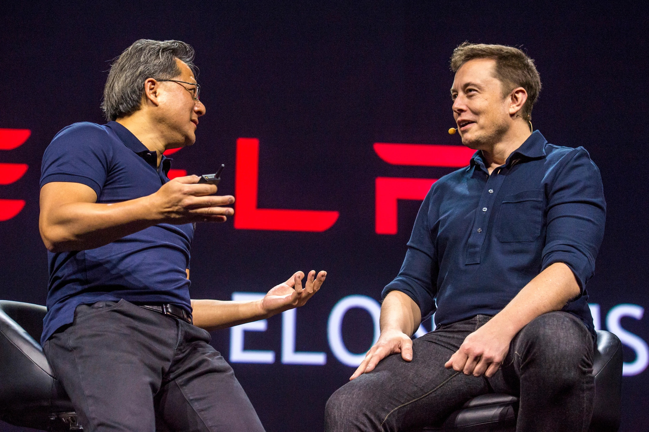 CEO Nvidia vuot mat Elon Musk hinh anh