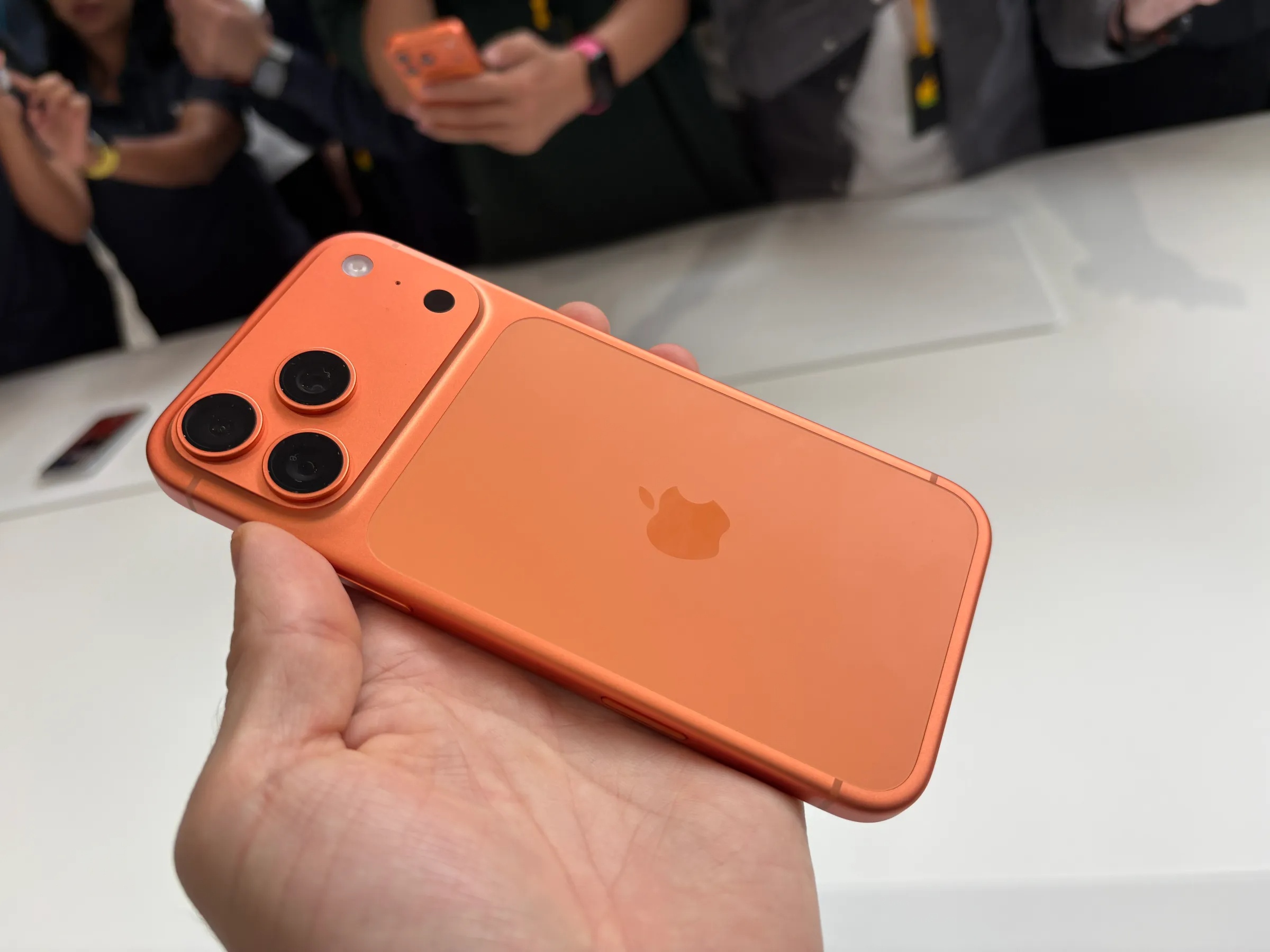 Bo doi iPhone 17 Pro anh 3