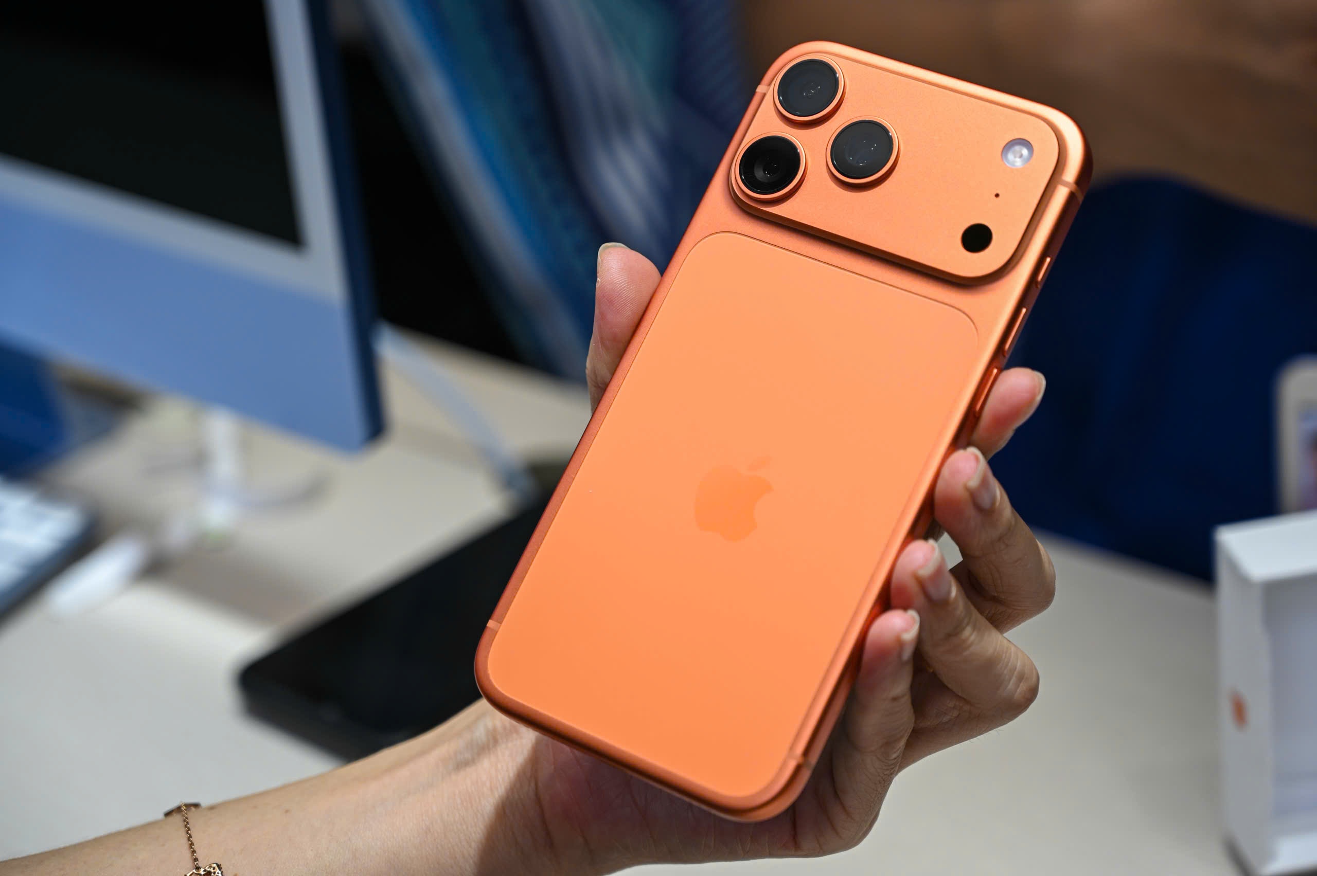 Apple lai dung hinh anh