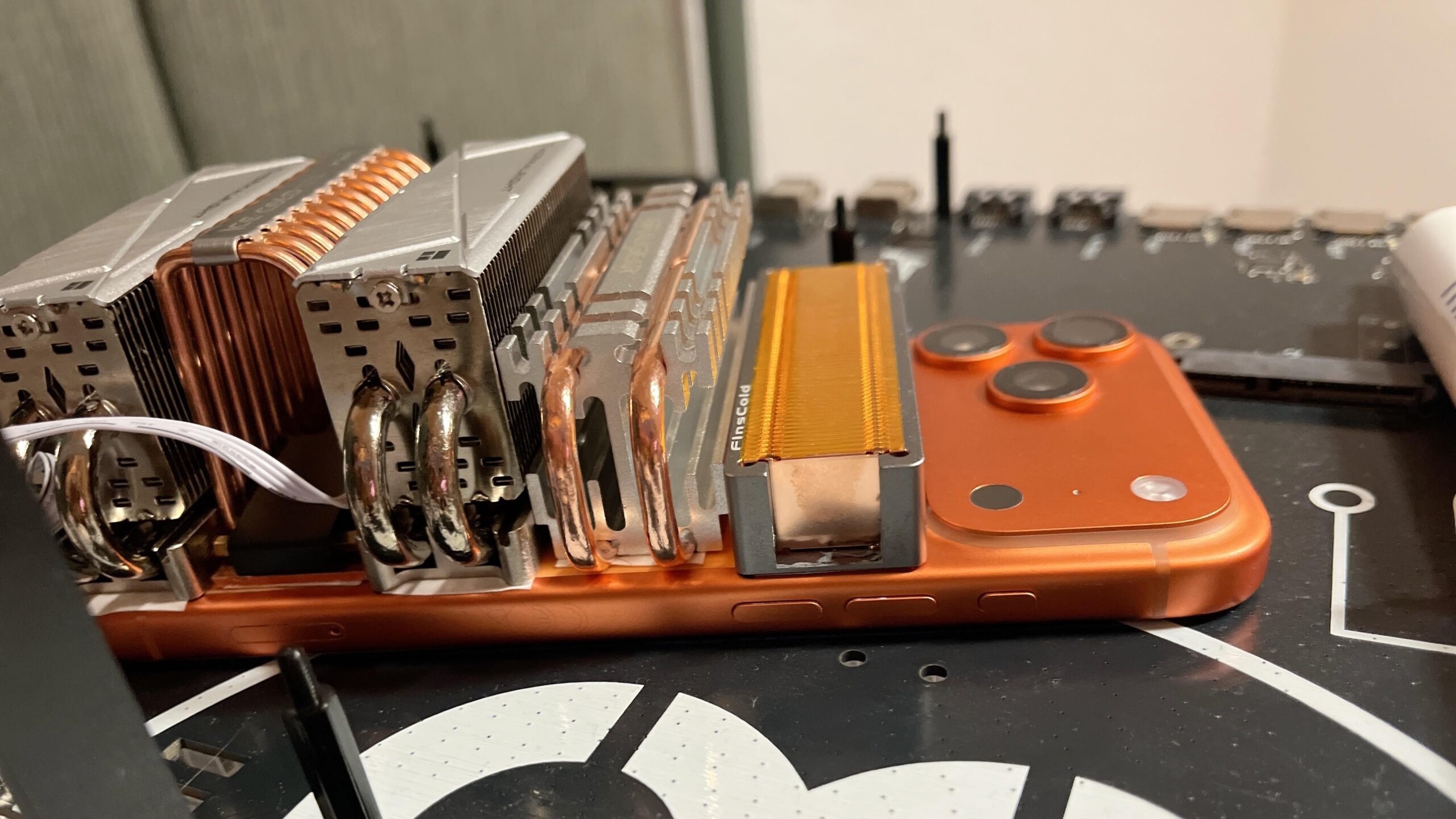 'Tha xich' iPhone 17 hinh anh