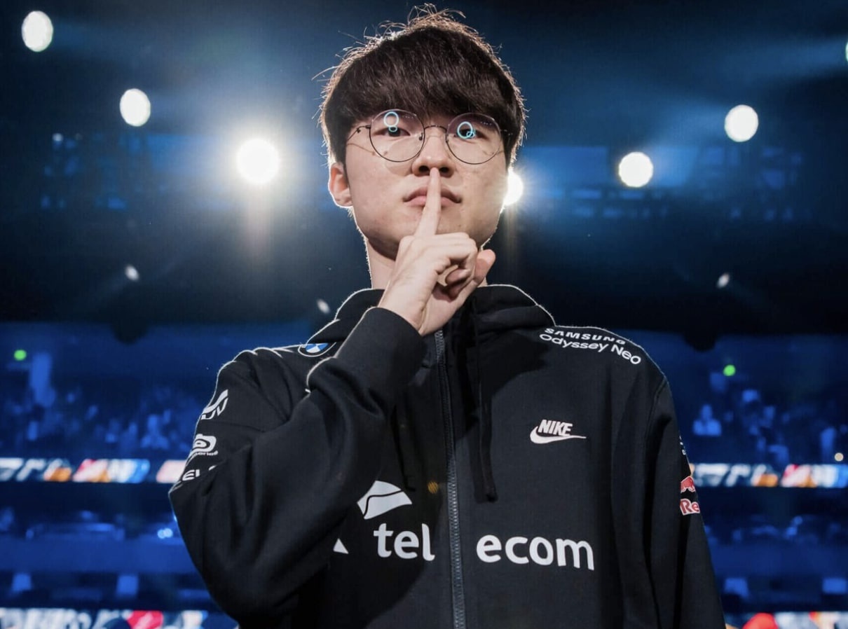 Ca the gioi cho doi Faker trong tran chung ket lon nhat nam hinh anh