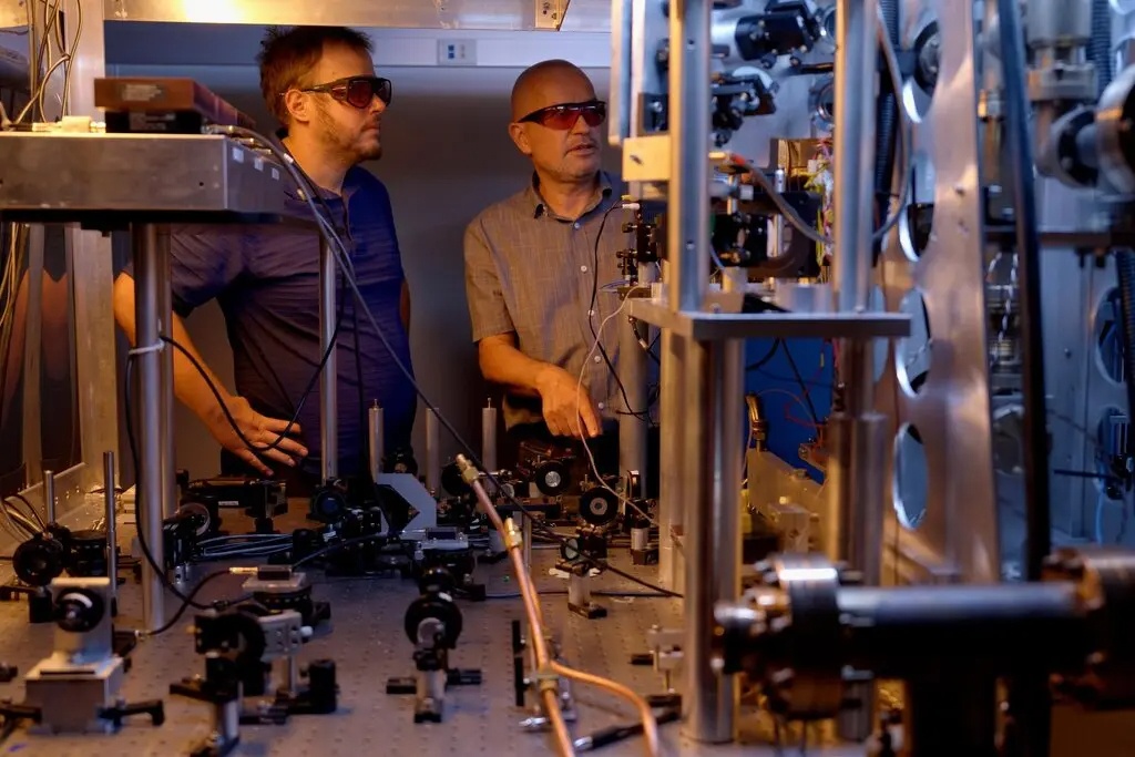 Dong ho nguyen tu anh 1