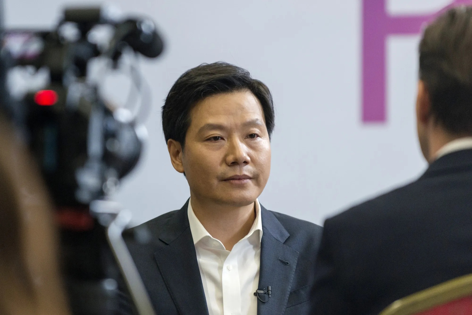CEO Xiaomi thua nhan sai lam hinh anh