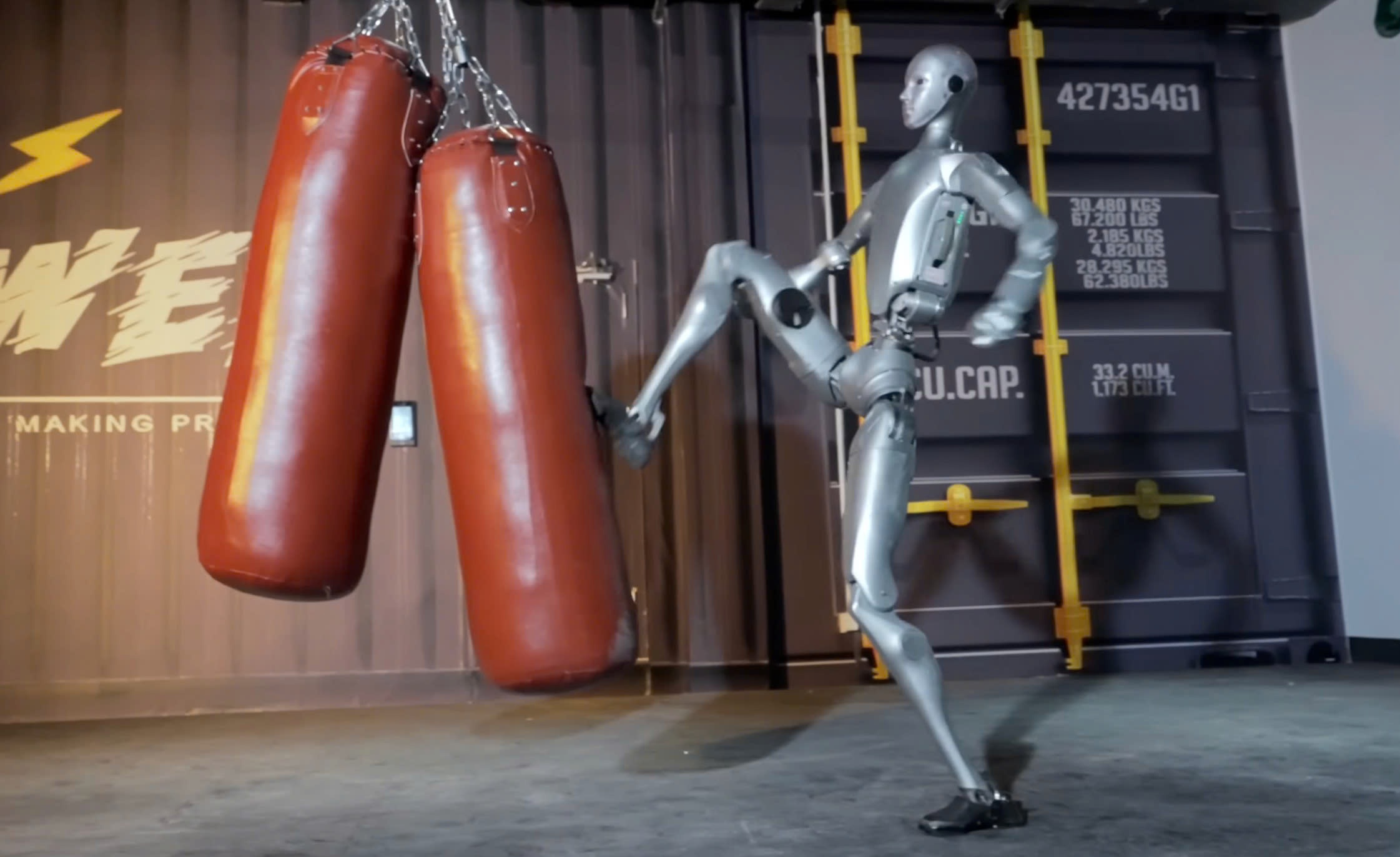 Robot Trung Quoc tro tai vo thuat hinh anh