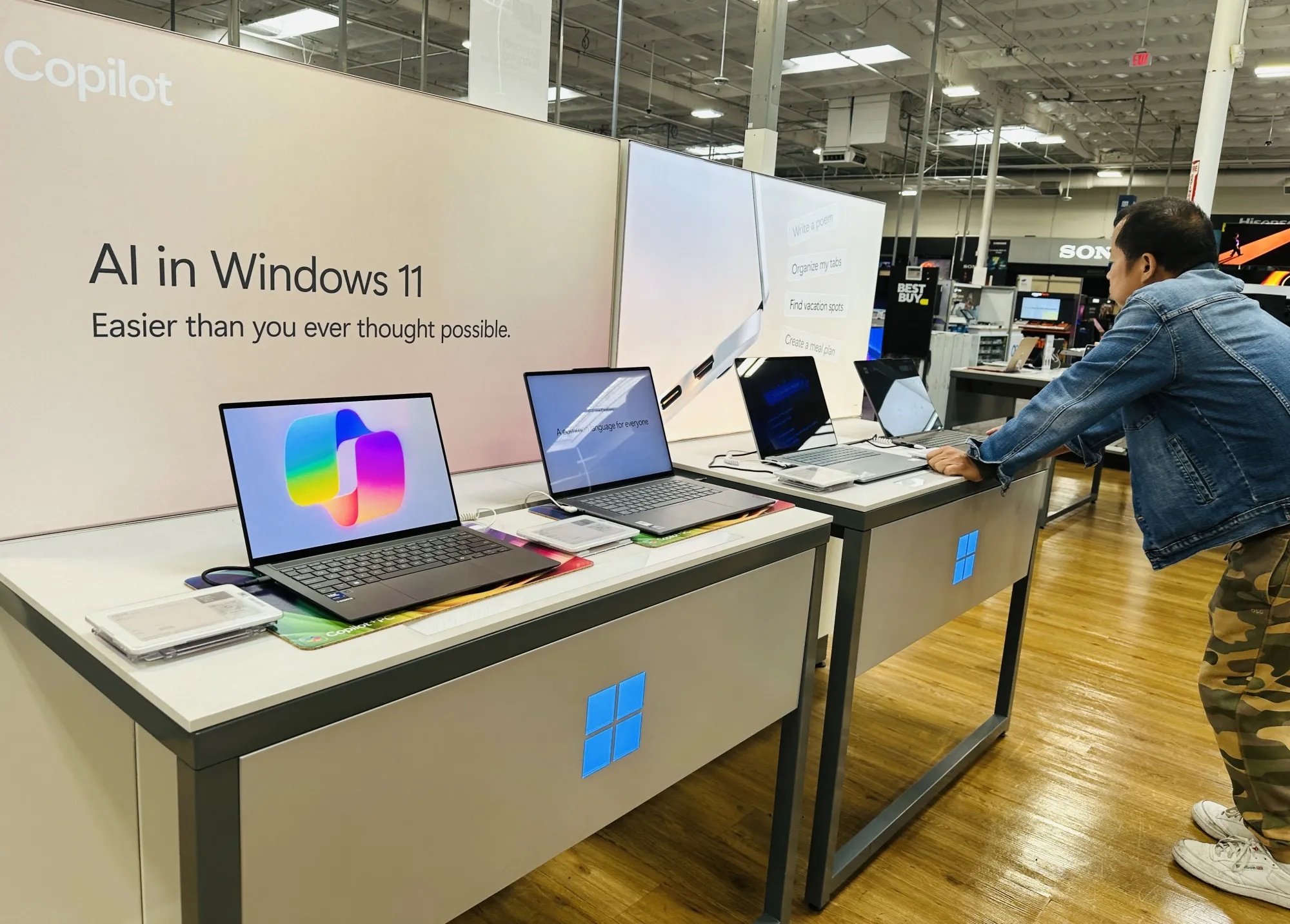 May tinh tang gia hinh anh