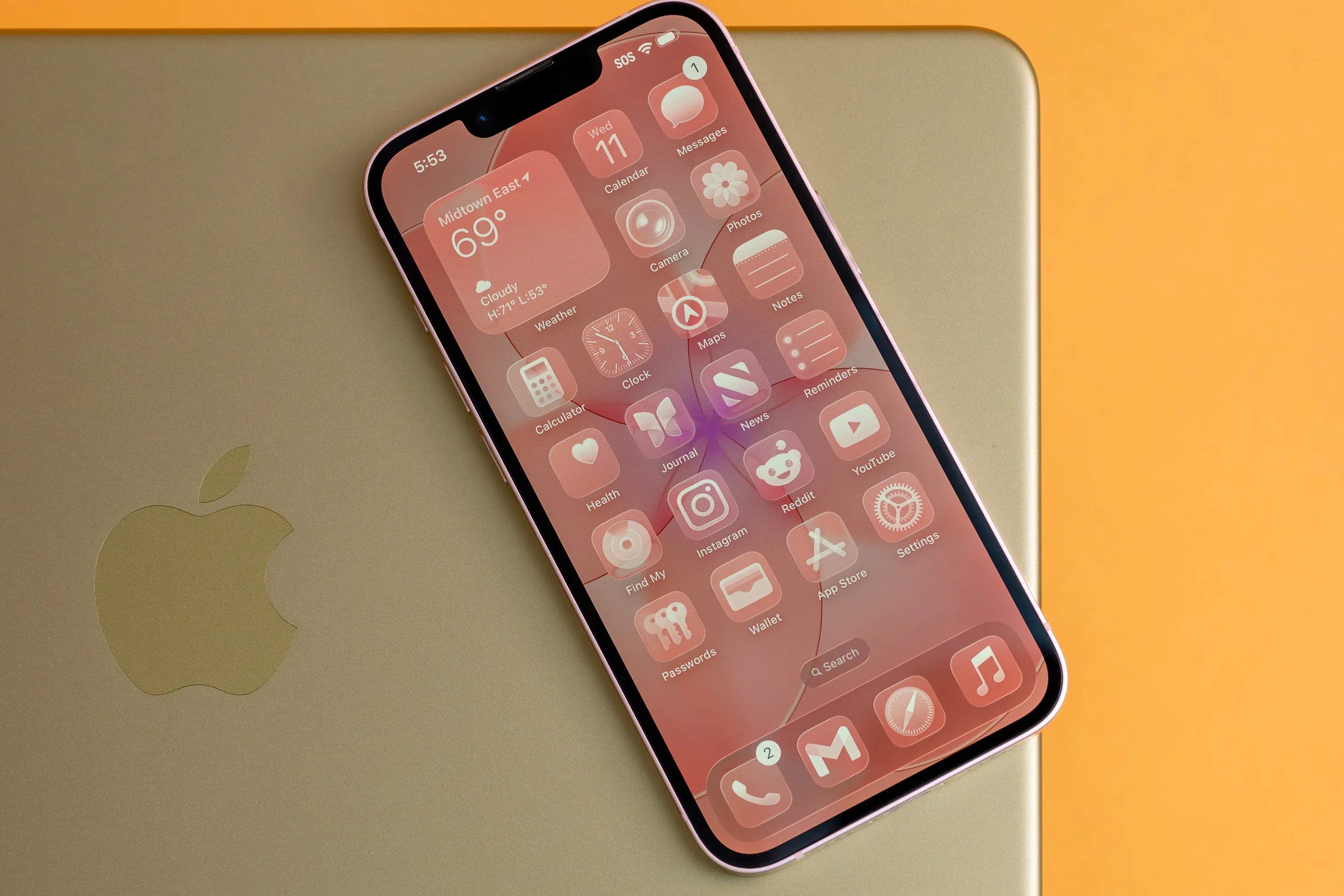 Apple giu lai giao dien gay tranh cai hinh anh